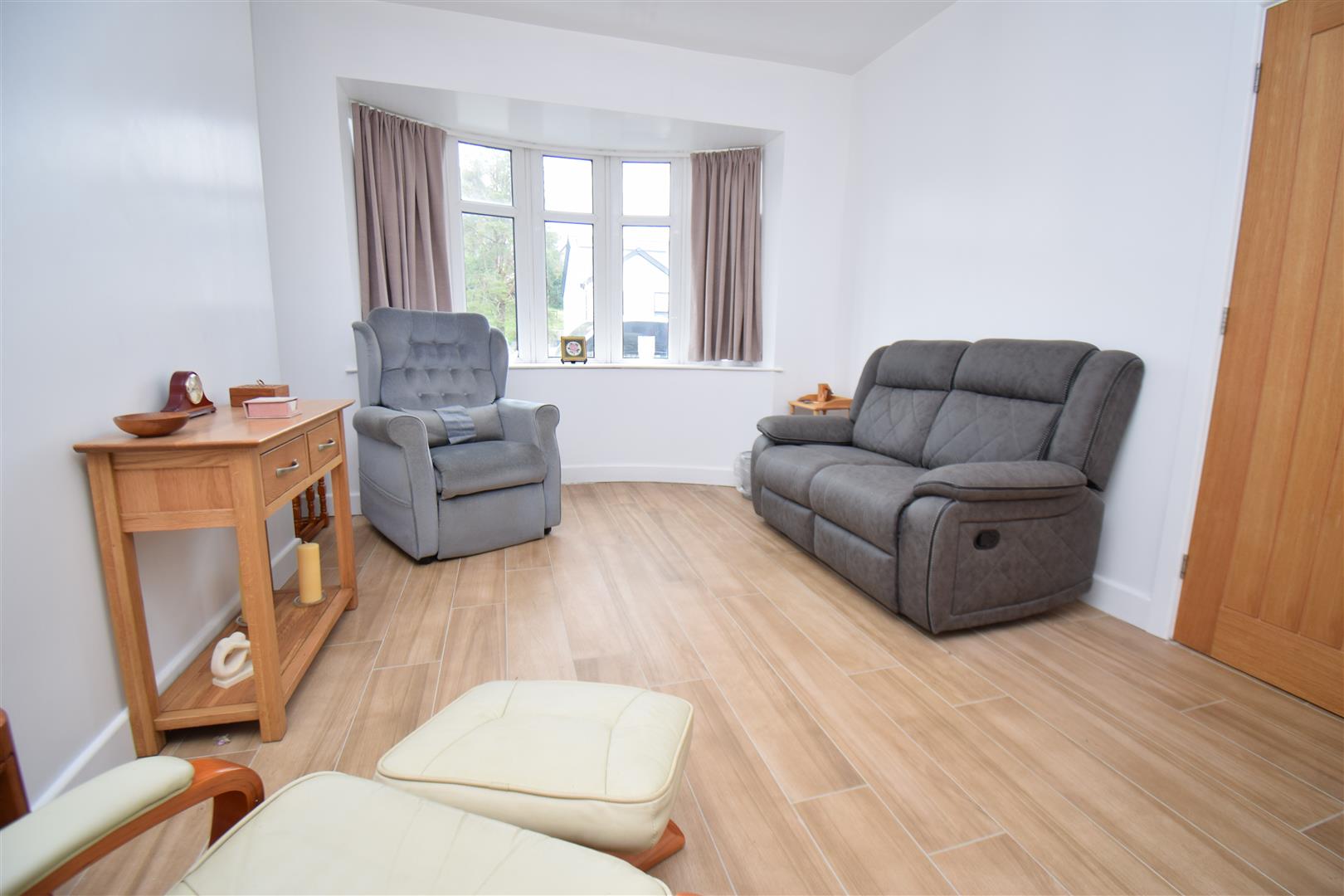 LivingRoom.JPG